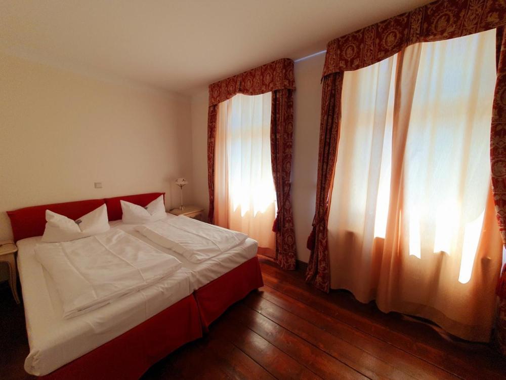 Hotel Adler Rudolstadt Buitenkant foto