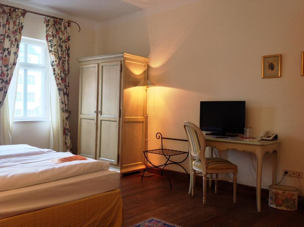 Hotel Adler Rudolstadt Kamer foto